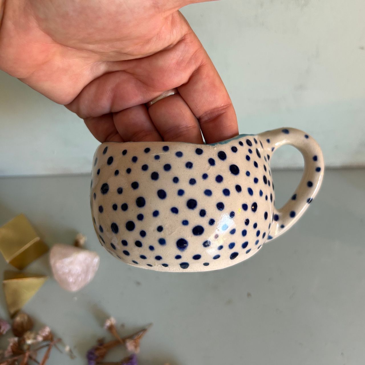 Taza Mediana Blanca con Lunares Azul Oscuro - Imagen 13