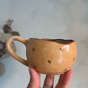 taza yo soy amor hecha en gres por agalma ceramics