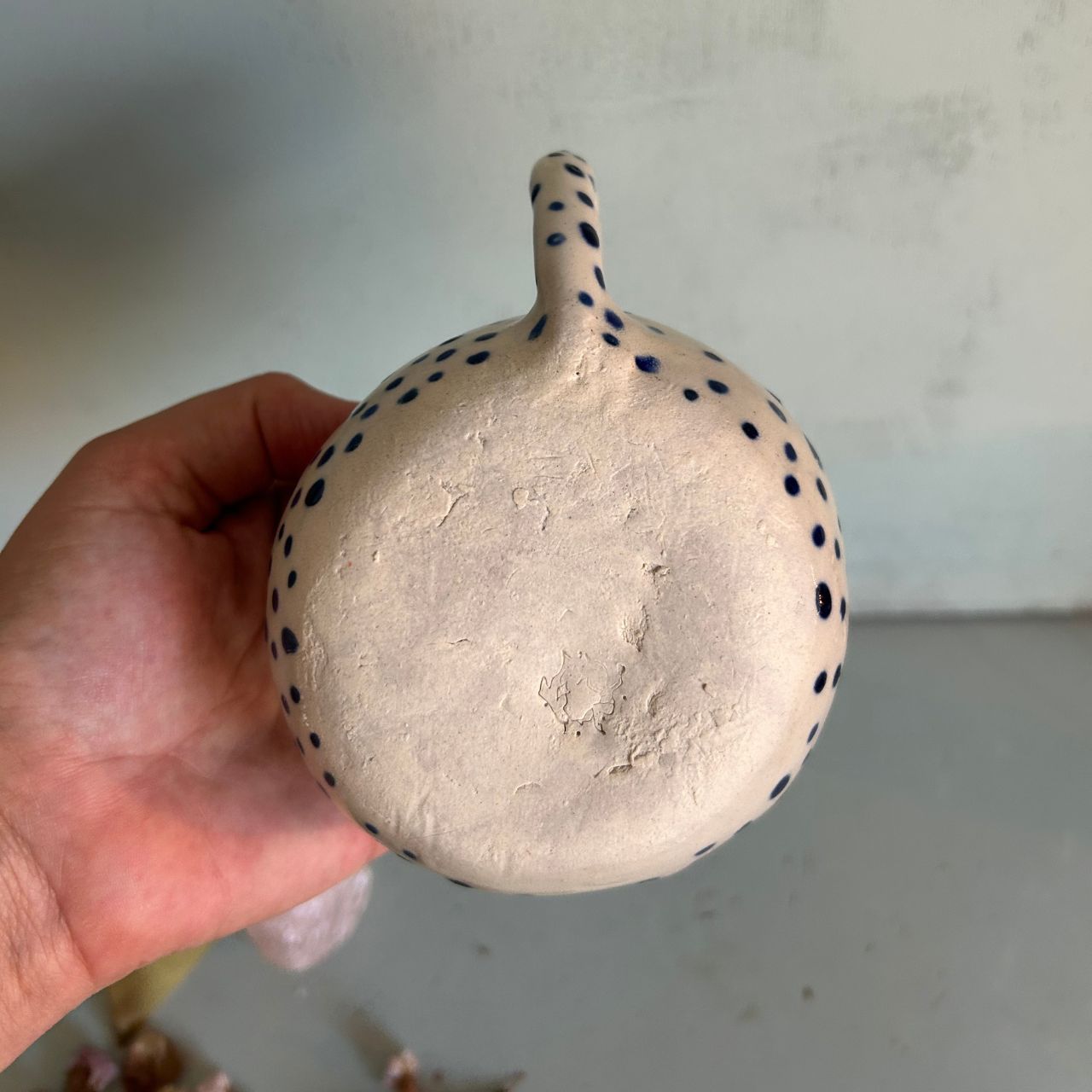 Taza Mediana Blanca con Lunares Azul Oscuro - Imagen 12