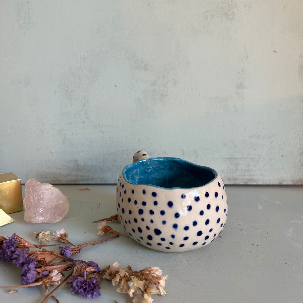 Taza Mediana Blanca con Lunares Azul Oscuro - Imagen 7