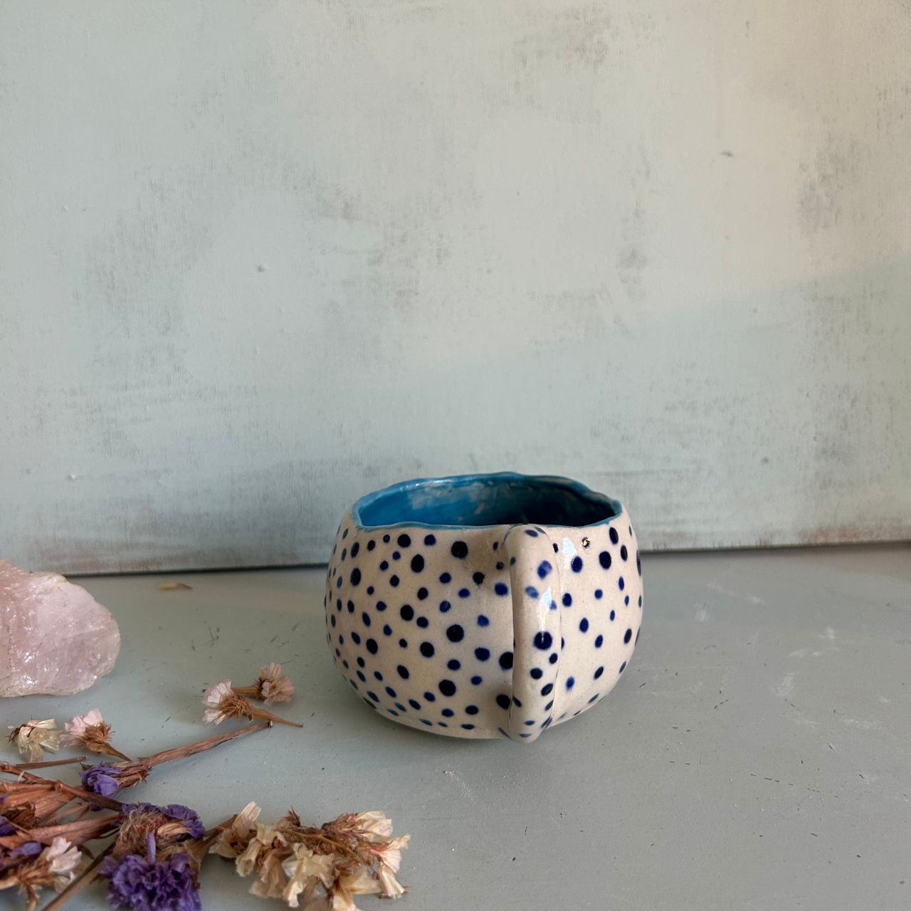 Taza Mediana Blanca con Lunares Azul Oscuro - Imagen 6